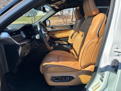 2022 Jeep Grand Cherokee Summit