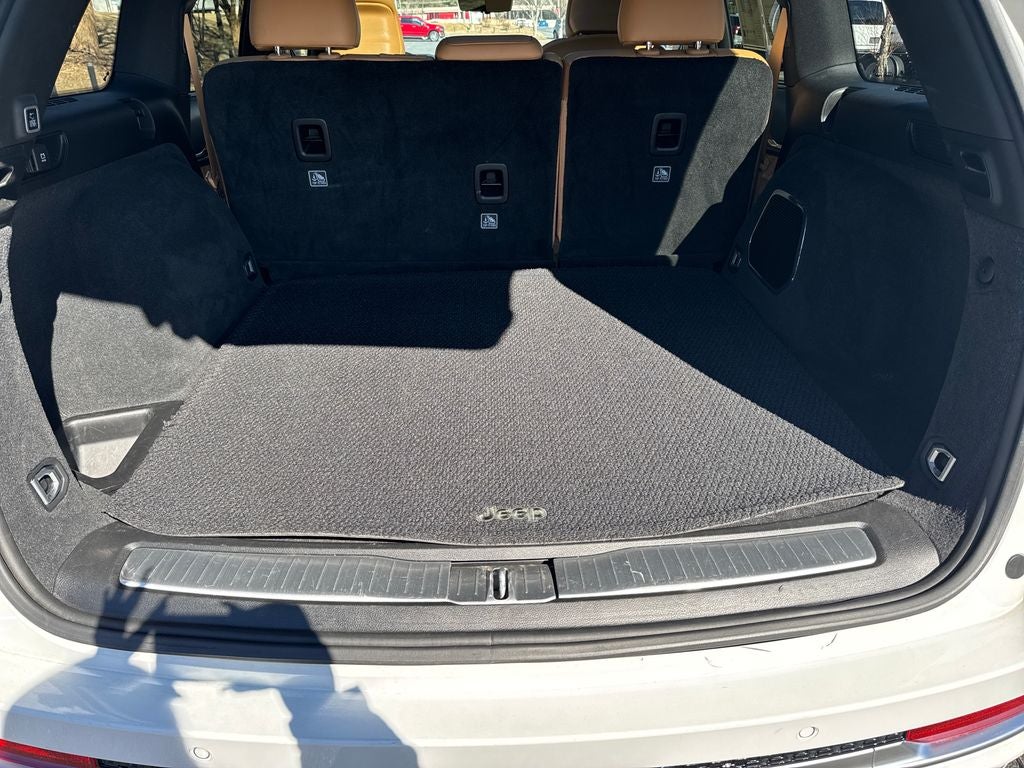 2022 Jeep Grand Cherokee Summit