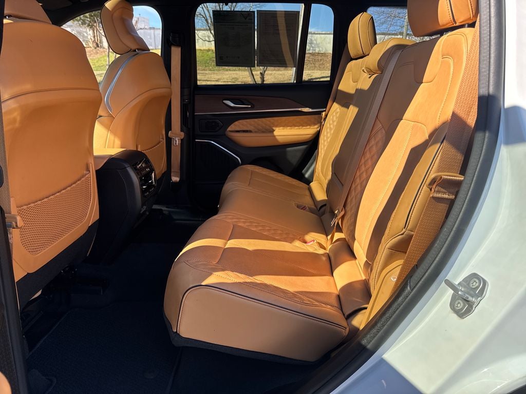 2022 Jeep Grand Cherokee Summit