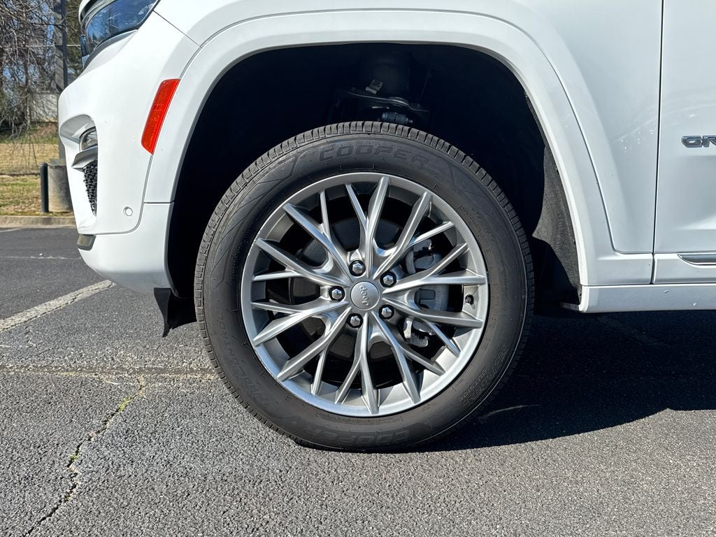 2022 Jeep Grand Cherokee Summit
