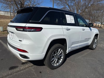 2022 Jeep Grand Cherokee Summit