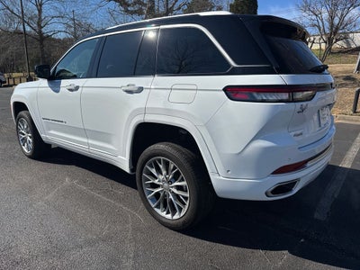 2022 Jeep Grand Cherokee Summit