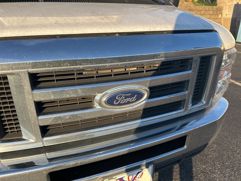 2018 Ford E-350SD Base Cutaway