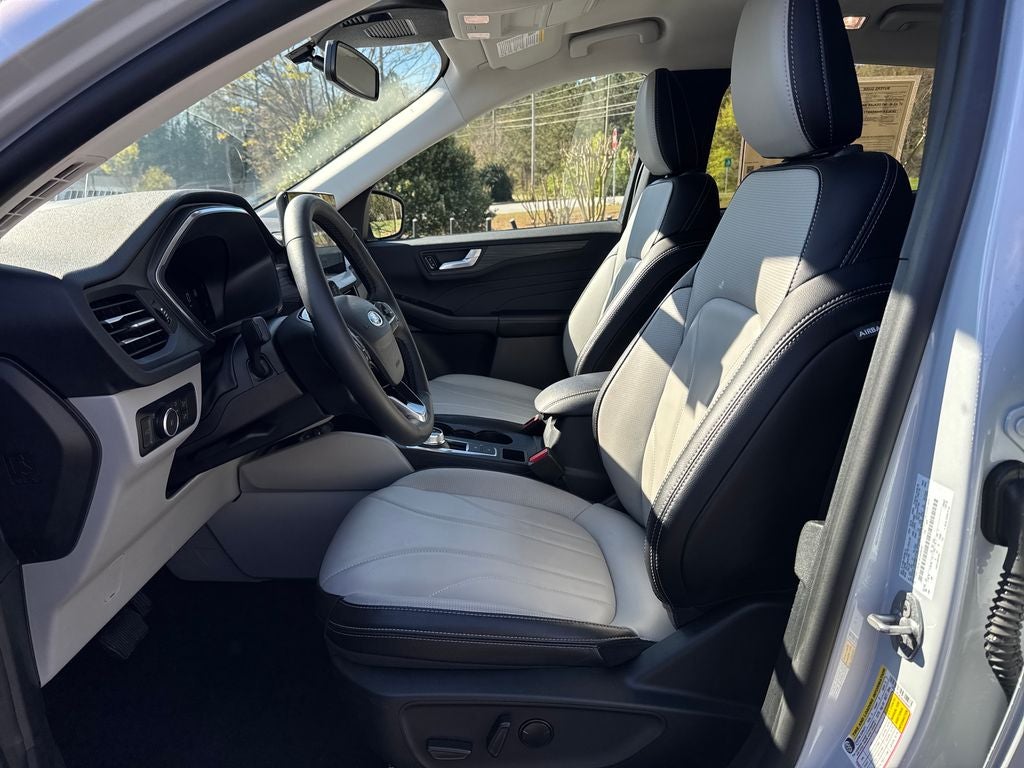 2025 Ford Escape Platinum