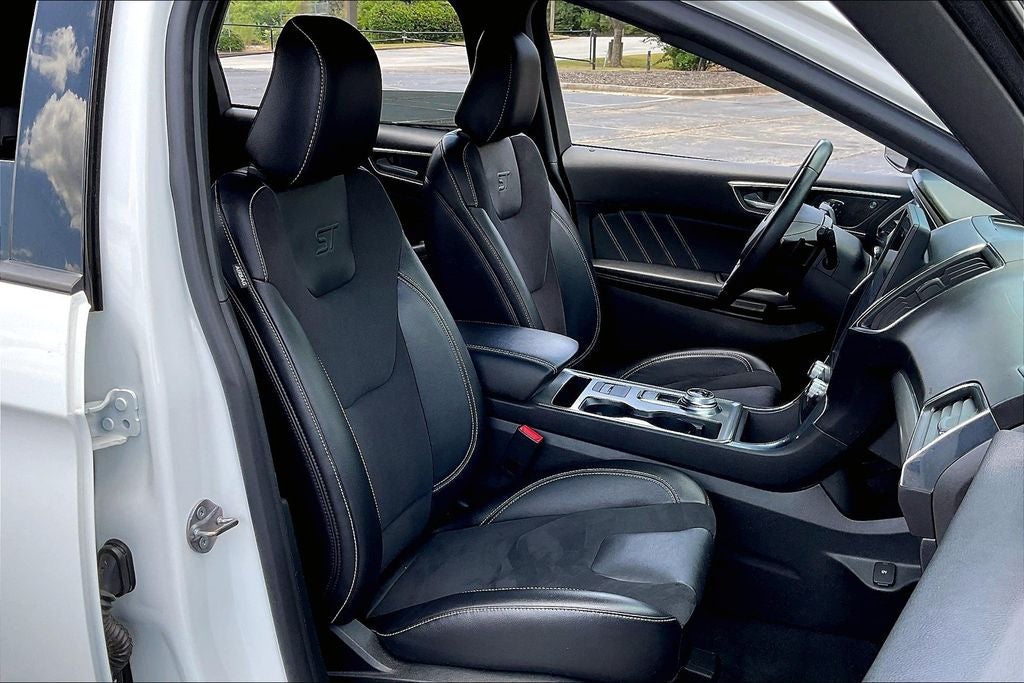 2022 Ford Edge ST