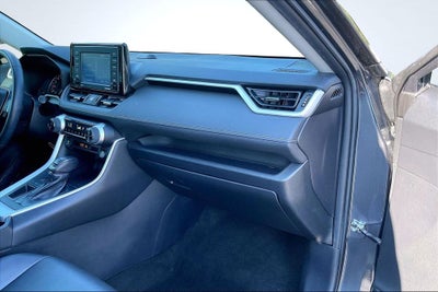 2020 Toyota RAV4 XLE Premium