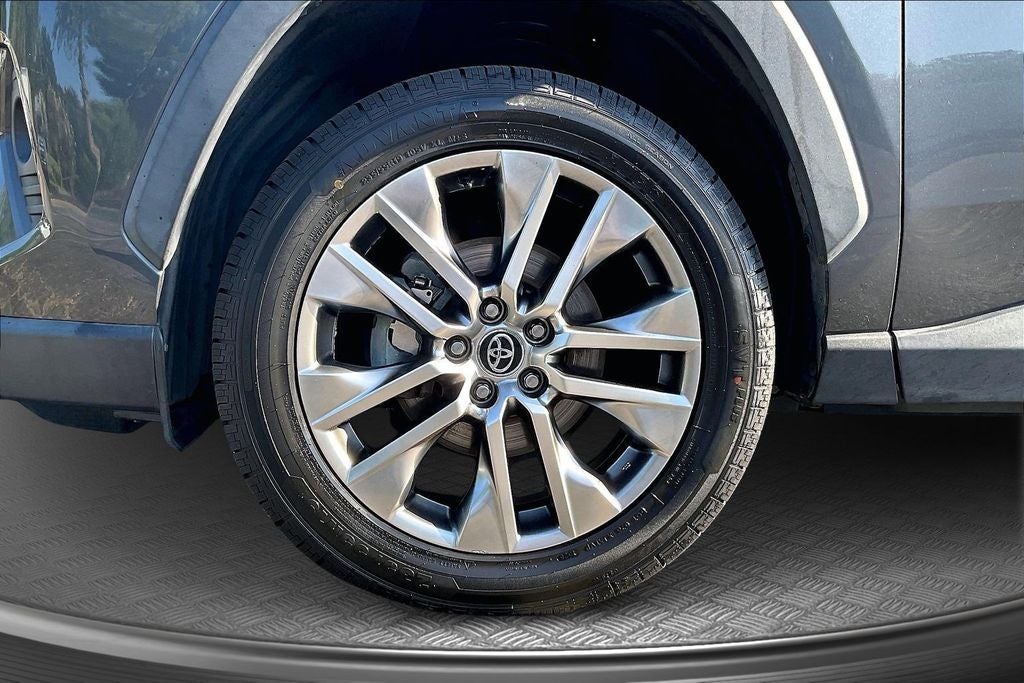 2020 Toyota RAV4 XLE Premium