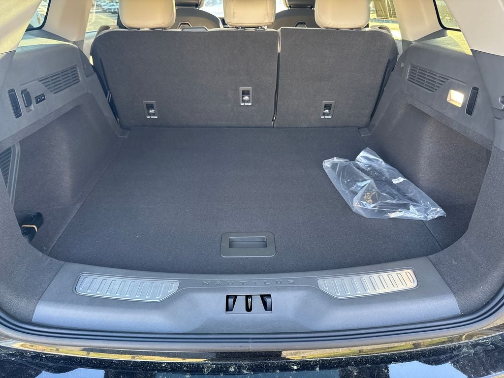 2025 Lincoln Nautilus Reserve