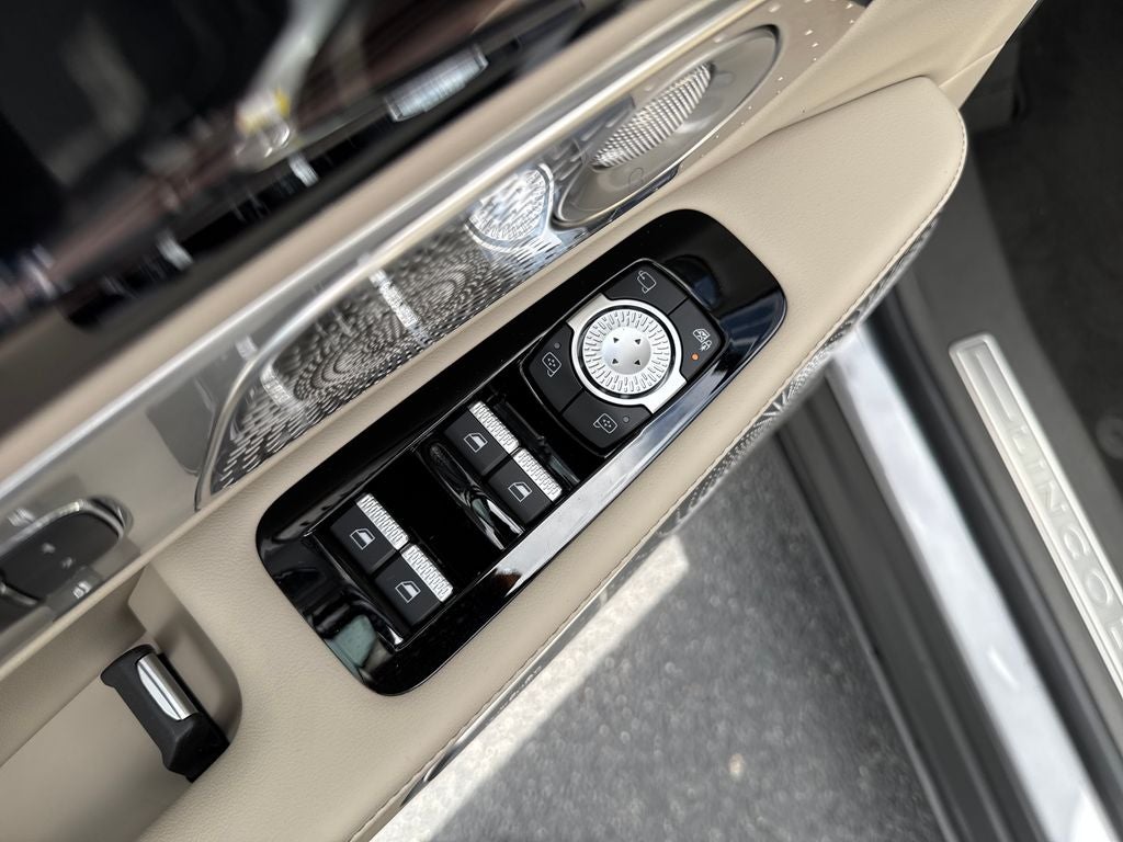 2025 Lincoln Nautilus Reserve