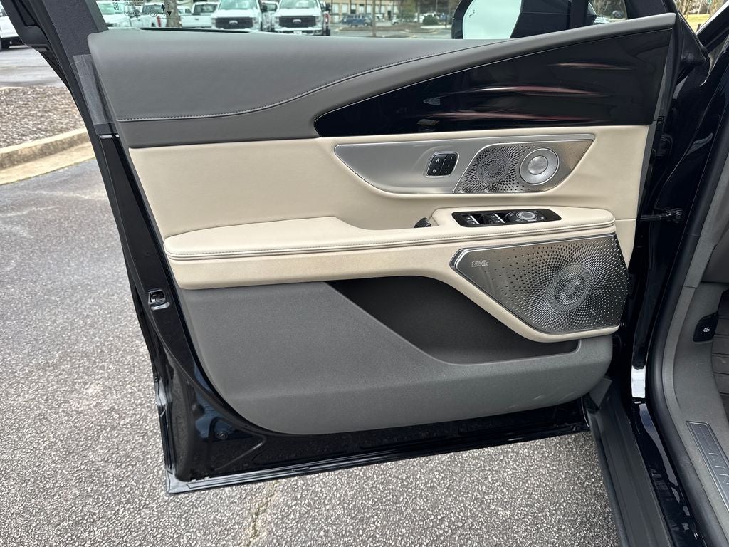 2025 Lincoln Nautilus Reserve