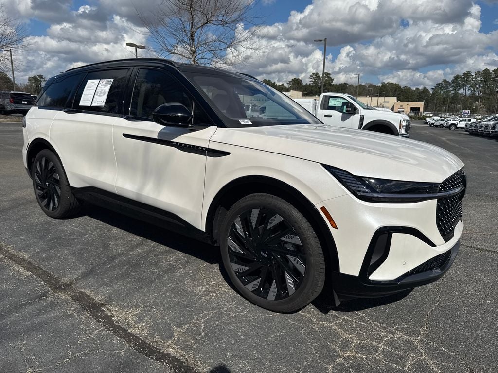 2025 Lincoln Nautilus Reserve