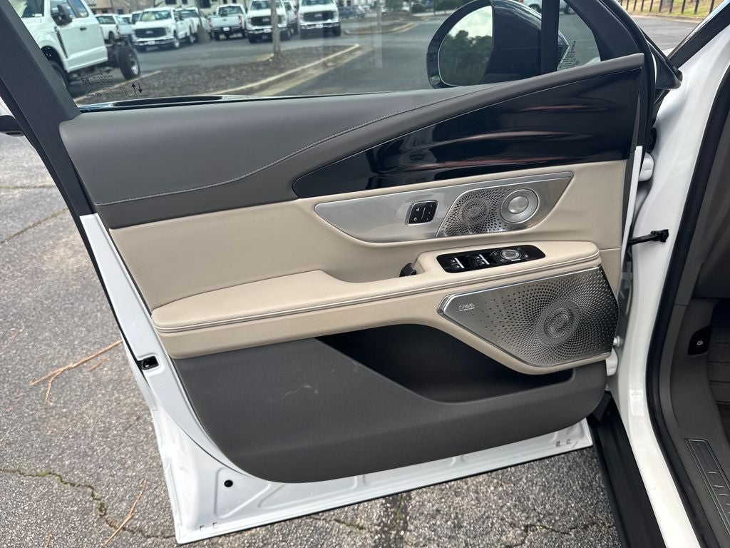 2025 Lincoln Nautilus Reserve