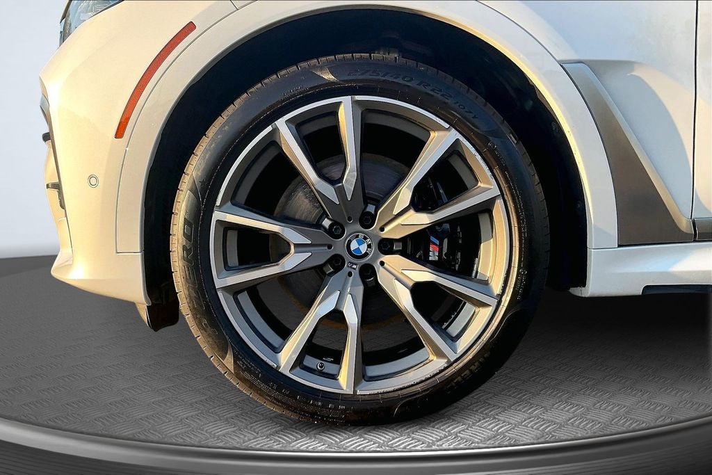 2021 BMW X7 M50i