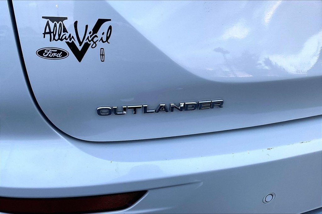 2025 Mitsubishi Outlander SE