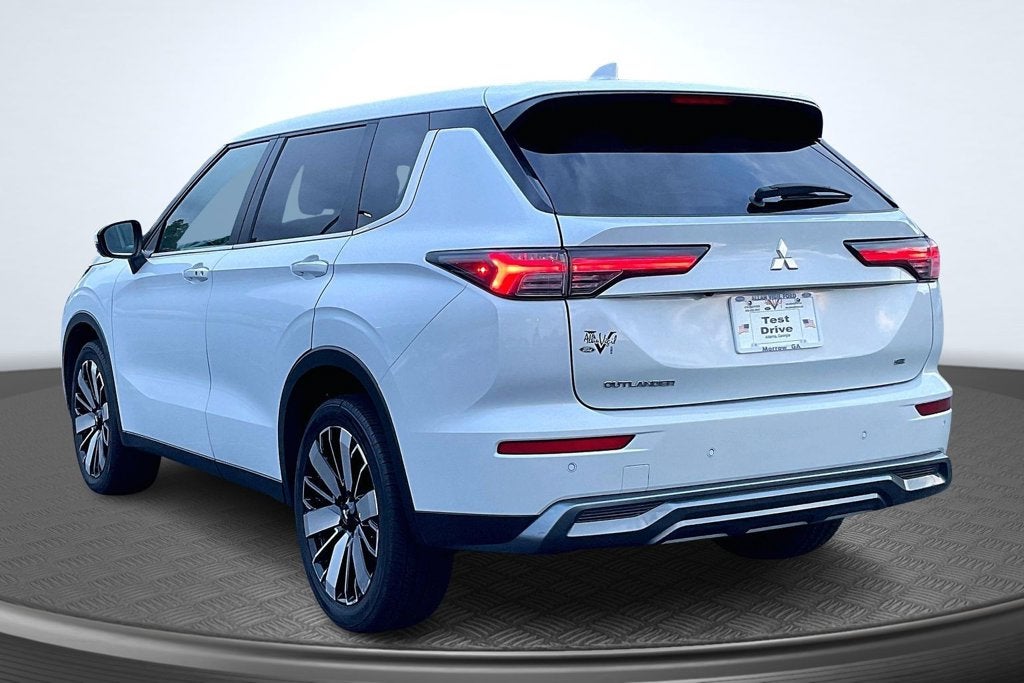 2025 Mitsubishi Outlander SE