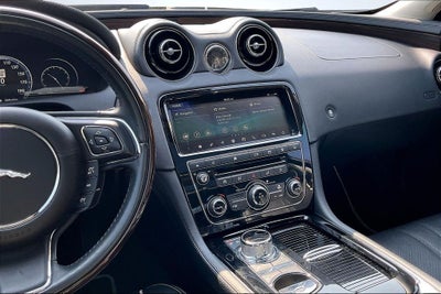 2018 Jaguar XJ R-Sport