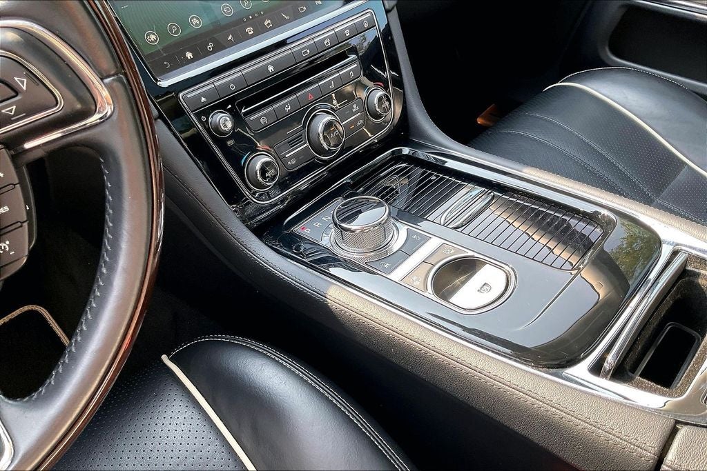 2018 Jaguar XJ R-Sport