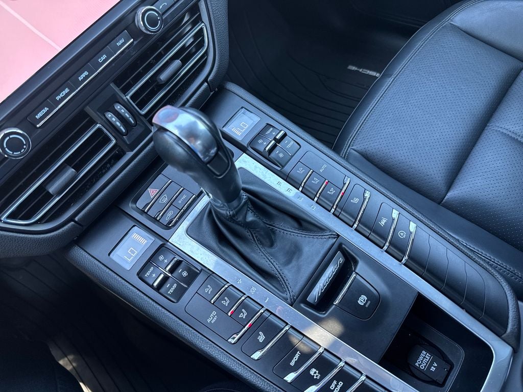 2021 Porsche Macan Base