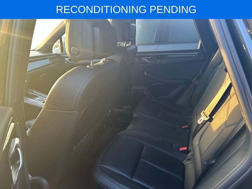 2021 Porsche Macan Base