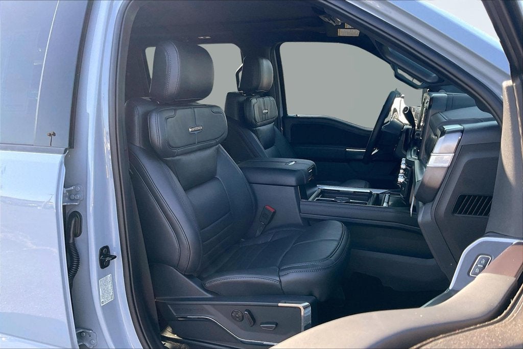 2026 Ford F-350SD Platinum DRW