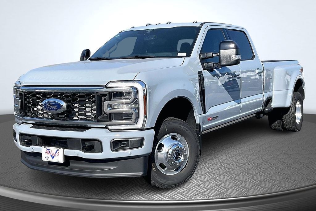 2026 Ford F-350SD Platinum DRW